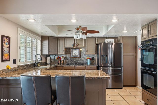 1810 E HARMONT Drive, Phoenix, AZ 85020