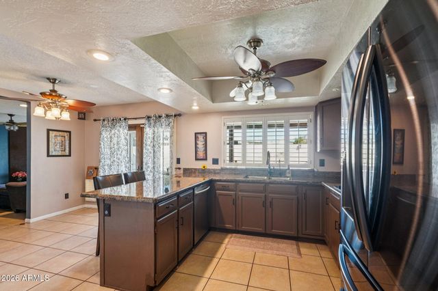 1810 E HARMONT Drive, Phoenix, AZ 85020