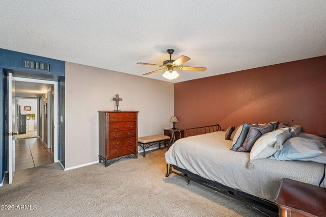 1810 E HARMONT Drive, Phoenix, AZ 85020