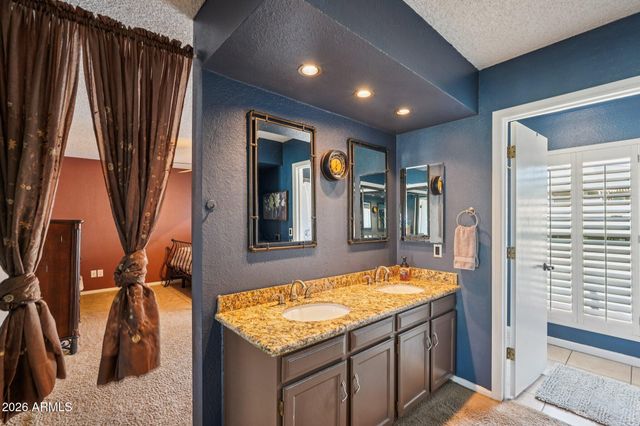 1810 E HARMONT Drive, Phoenix, AZ 85020