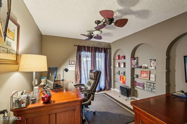 1810 E HARMONT Drive, Phoenix, AZ 85020