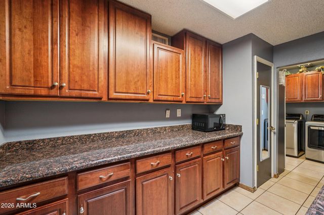 1810 E HARMONT Drive, Phoenix, AZ 85020