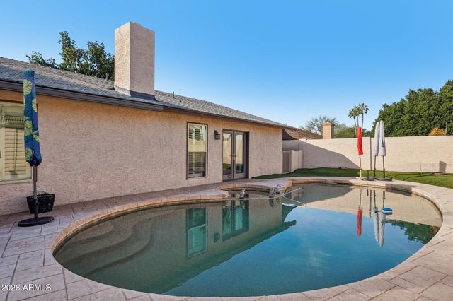 1810 E HARMONT Drive, Phoenix, AZ 85020