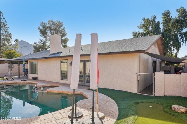 1810 E HARMONT Drive, Phoenix, AZ 85020