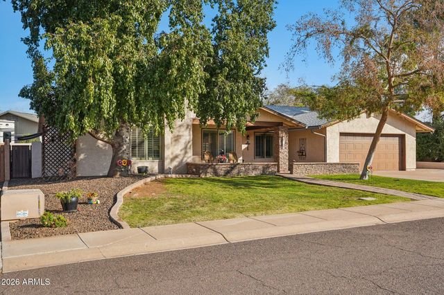 1810 E HARMONT Drive, Phoenix, AZ 85020