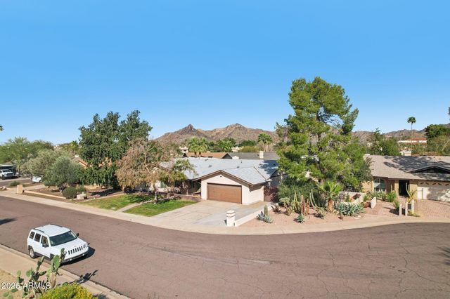 1810 E HARMONT Drive, Phoenix, AZ 85020