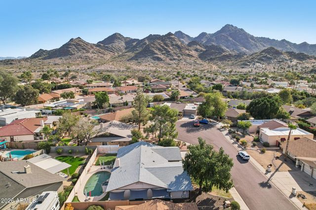 1810 E HARMONT Drive, Phoenix, AZ 85020