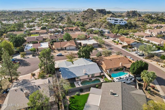 1810 E HARMONT Drive, Phoenix, AZ 85020