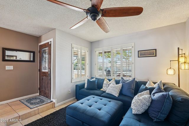 1810 E HARMONT Drive, Phoenix, AZ 85020