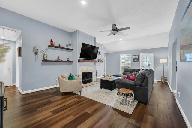 22318 Hollybranch Drive, Tomball, TX 77375