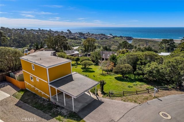 560 Canterbury, Cambria, CA 93428