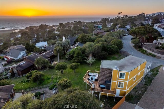 560 Canterbury, Cambria, CA 93428