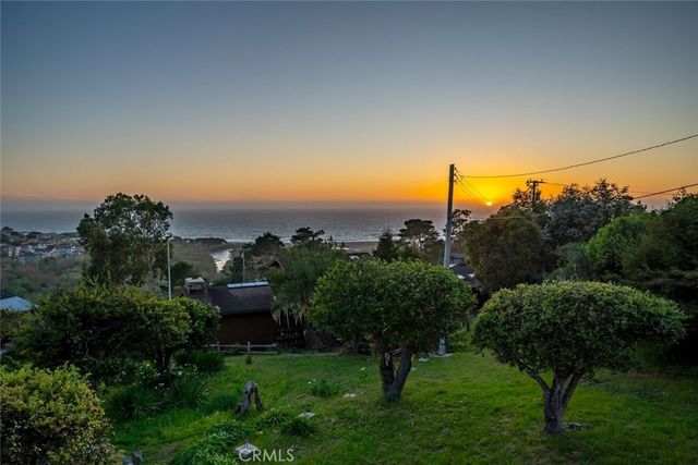 560 Canterbury, Cambria, CA 93428