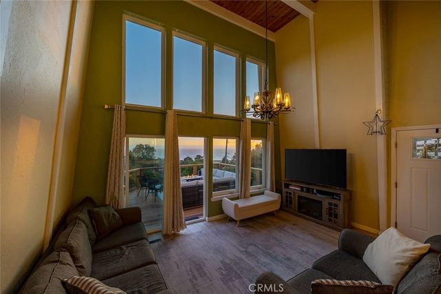 560 Canterbury, Cambria, CA 93428