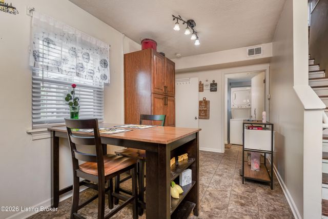 4618 Grandview Dr, Louisville, KY 40216