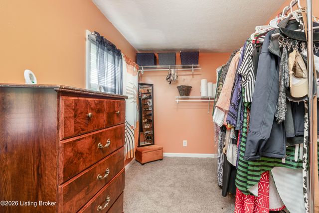 4618 Grandview Dr, Louisville, KY 40216