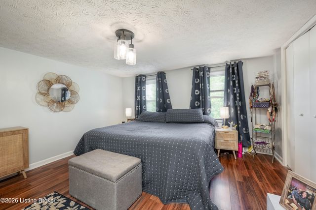 4618 Grandview Dr, Louisville, KY 40216