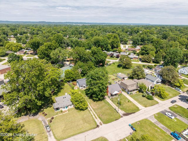 4618 Grandview Dr, Louisville, KY 40216