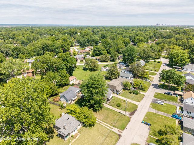 4618 Grandview Dr, Louisville, KY 40216