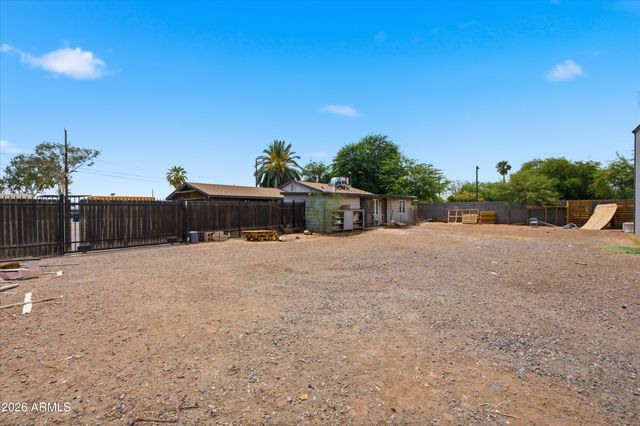 2744 W MARYLAND Avenue, Phoenix, AZ 85017