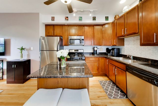 2215 W FOSTER Avenue 3, Chicago, IL 60625