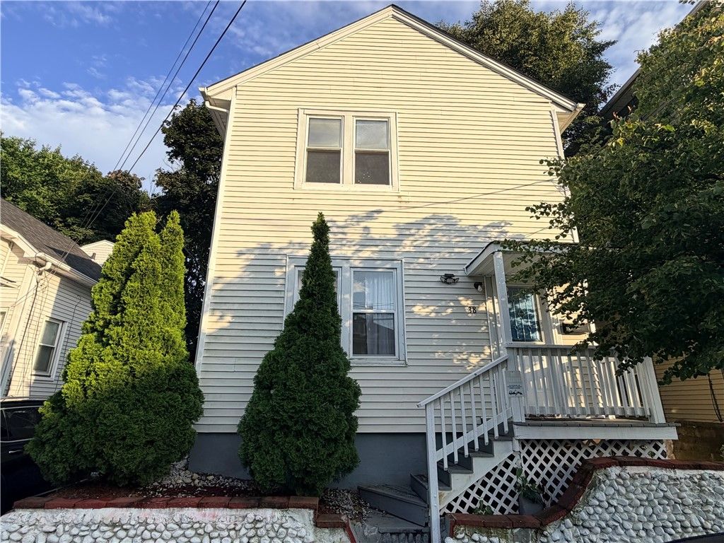 38 Marion Avenue N, Providence, RI 02905