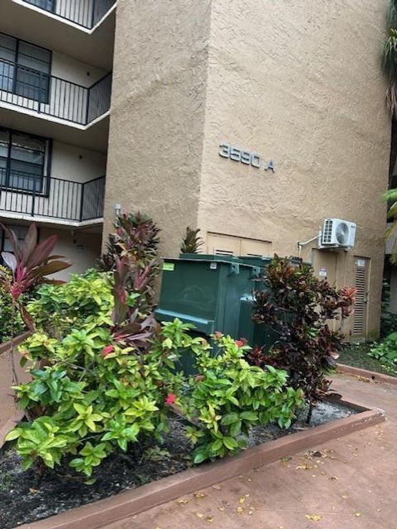 3590 Blue Lake Drive 305, Pompano Beach, FL 33064