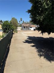 2961 11th, Riverside, CA 92507