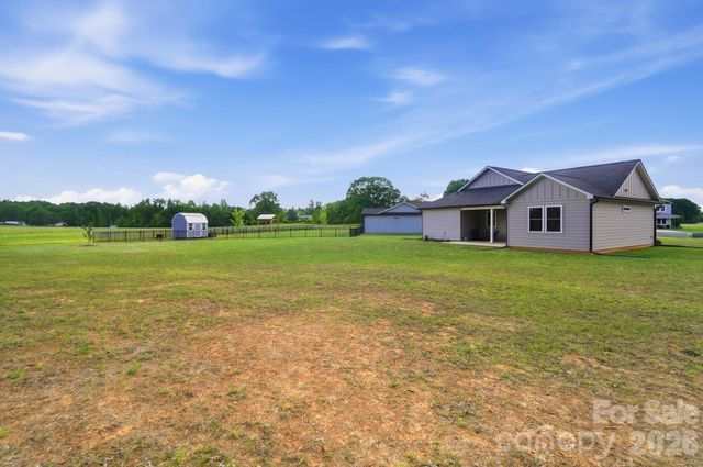 27636 Taylor Lane, Albemarle, NC 28001
