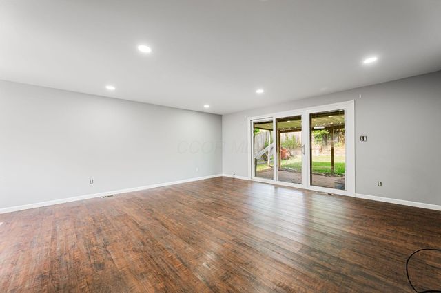 1582 Stouder Drive, Reynoldsburg, OH 43068