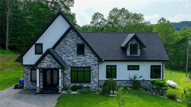 267 Reibold Rd, Forward Twp, PA 16053