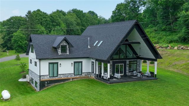 267 Reibold Rd, Forward Twp, PA 16053