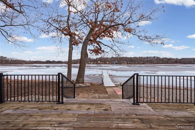 3080 Steeple Hill Road Road, White Lake, MI 48383