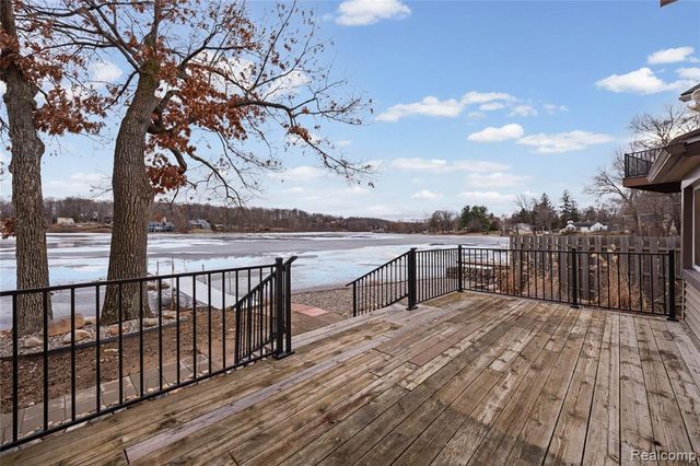 3080 Steeple Hill Road Road, White Lake, MI 48383