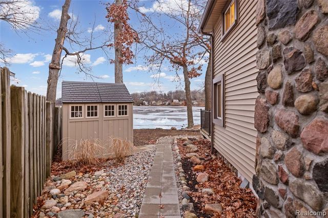 3080 Steeple Hill Road Road, White Lake, MI 48383