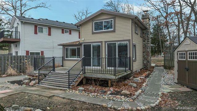 3080 Steeple Hill Road Road, White Lake, MI 48383