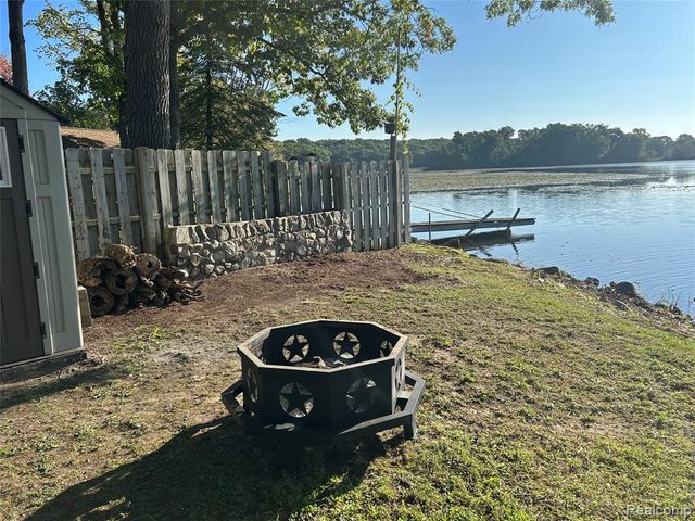 3080 Steeple Hill Road Road, White Lake, MI 48383