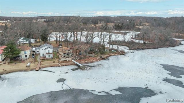 3080 Steeple Hill Road Road, White Lake, MI 48383