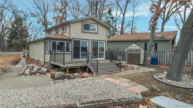 3080 Steeple Hill Road Road, White Lake, MI 48383