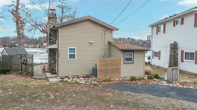 3080 Steeple Hill Road Road, White Lake, MI 48383