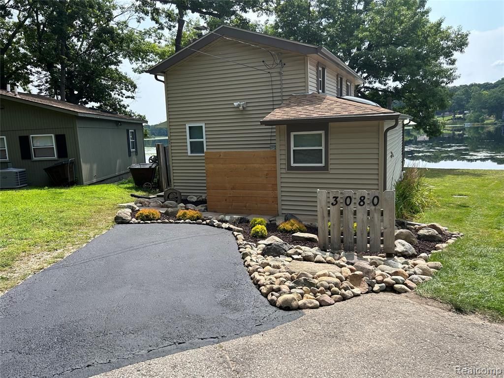 3080 Steeple Hill Road Road, White Lake, MI 48383