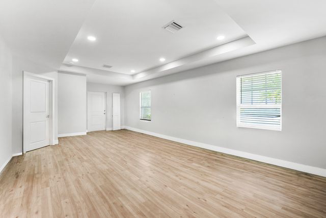 945 32ND Street, West Palm Beach, FL 33407