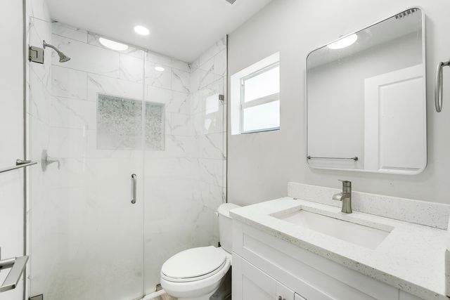 945 32ND Street, West Palm Beach, FL 33407