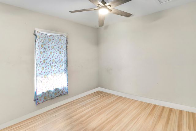 945 32ND Street, West Palm Beach, FL 33407