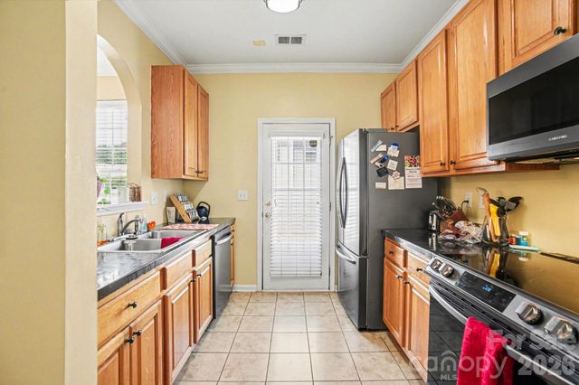 3915 Glenlea Commons Drive, Charlotte, NC 28216