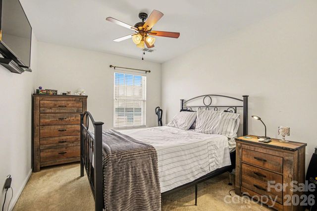 3915 Glenlea Commons Drive, Charlotte, NC 28216