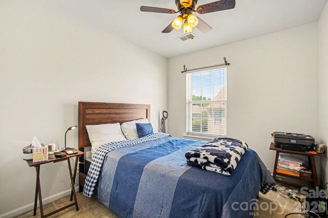 3915 Glenlea Commons Drive, Charlotte, NC 28216