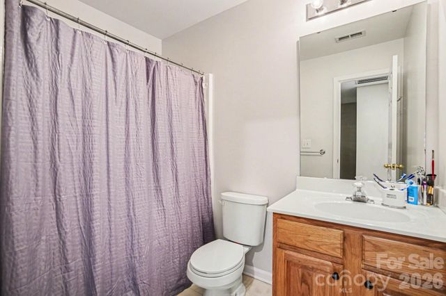 3915 Glenlea Commons Drive, Charlotte, NC 28216