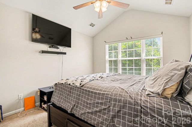 3915 Glenlea Commons Drive, Charlotte, NC 28216