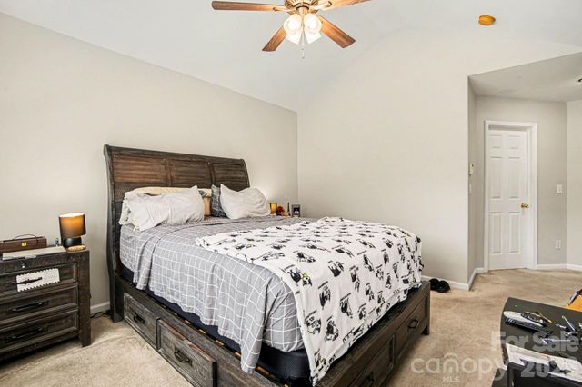 3915 Glenlea Commons Drive, Charlotte, NC 28216